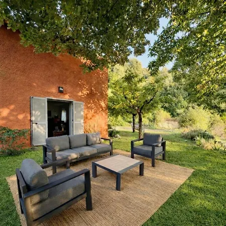 Family House With Pool